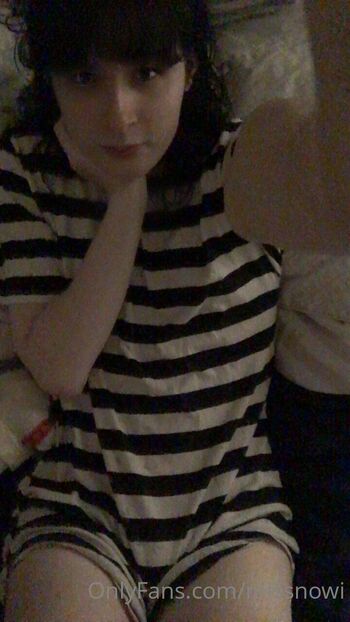 Now / missnowi nude photo #19