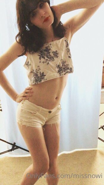Now / missnowi nude photo #20
