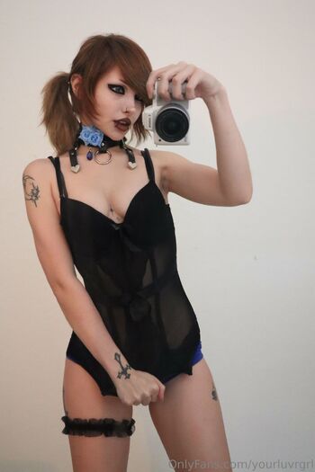 nikki / missnyxdawn nude photo #3