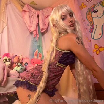 nikki / missnyxdawn nude photo #5