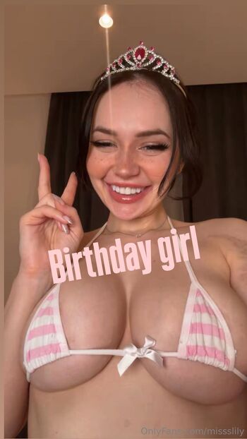 OnlyFans / missslily nude photo #23