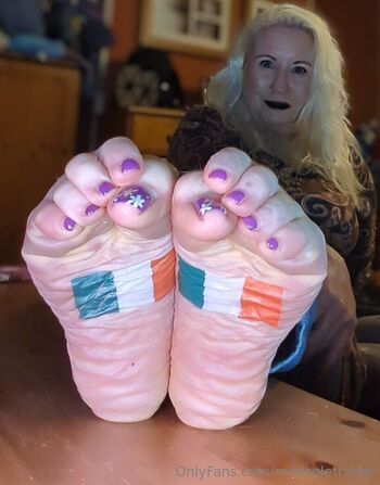 Miss Sara / misssoletrader nude photo #37