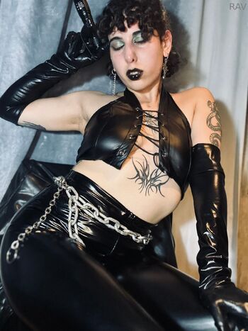 Goddess RAV / misssraven nude photo #6