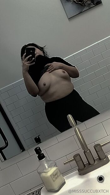 Jes / misssuccubxtch nude photo #1