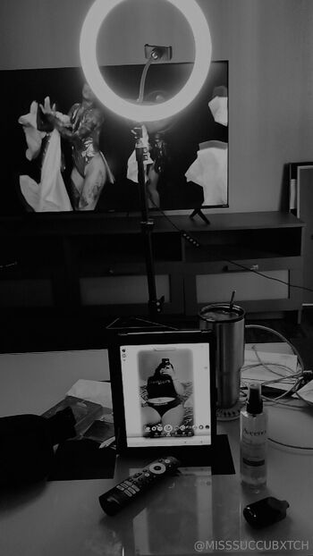 Jes / misssuccubxtch nude photo #5