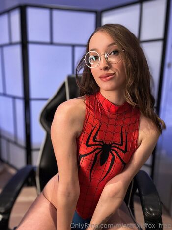 Trixie Fo / misstrixiefox_free nude photo #15