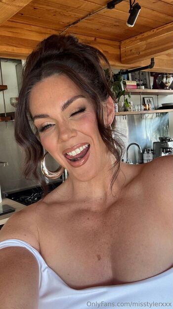 Alison Tyle / misstylerxxx / bodiesbyc_ / bodiesbyc nude photo #12