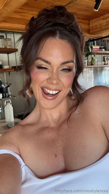 Alison Tyle / misstylerxxx / bodiesbyc_ / bodiesbyc nude photo #14