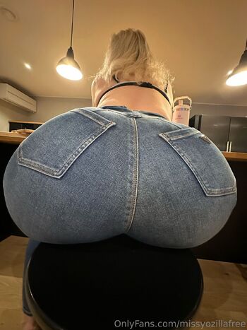 Missyozill / missyozillafree nude photo #22