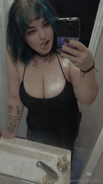 MistressFox / mistress.foxx nude photo #2