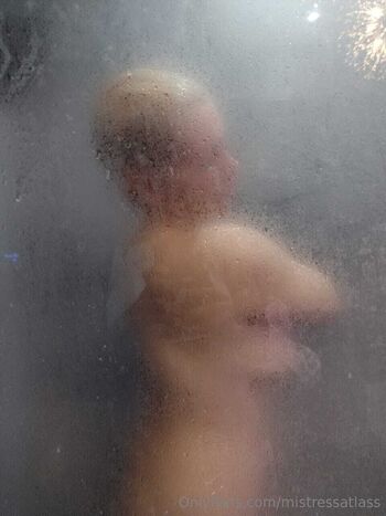 Mistress Atla / mistressatlass nude photo #9