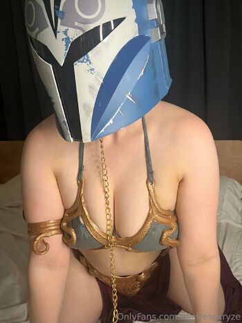 Kat / mistresskryze nude photo #2