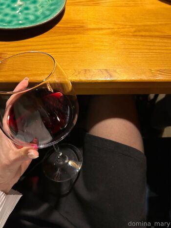 Mari / mistressmariat nude photo #31