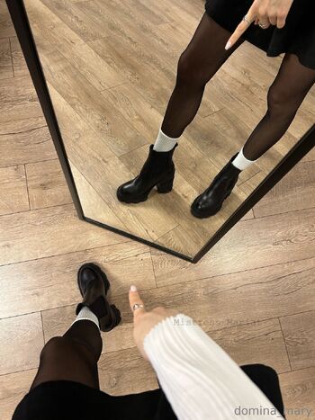 Mari / mistressmariat nude photo #32