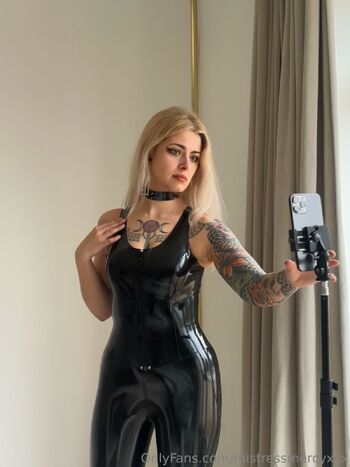 MistressMercyxo / mistressmercyxox nude photo #7
