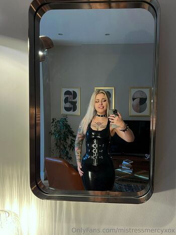 MistressMercyxo / mistressmercyxox nude photo #17