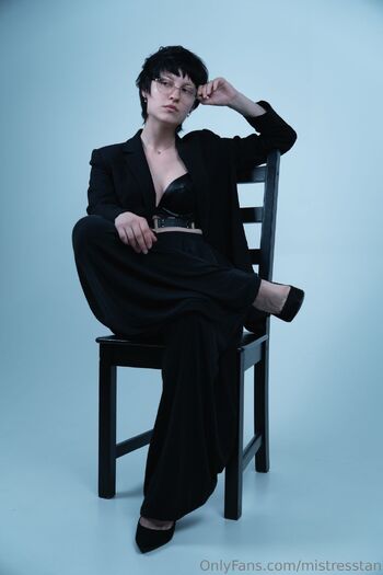 Sasha Ta / mistresstan / mistressashatan nude photo #3