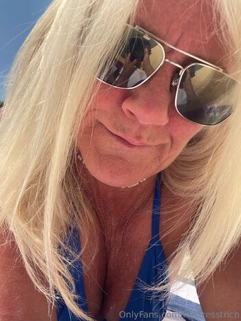 Mistress / mistresstrich nude photo #3