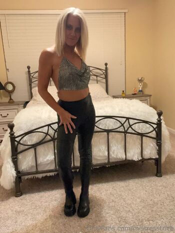 Mistress / mistresstrich nude photo #11