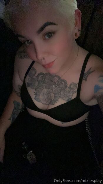 OnlyFans / mixiesplay nude photo #2