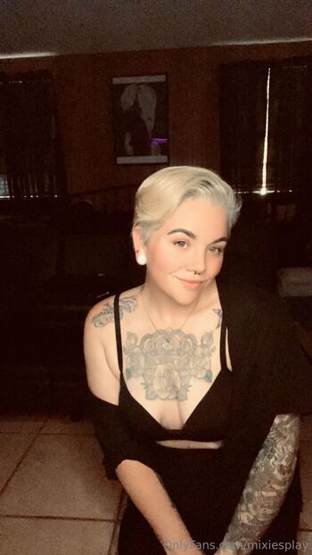 OnlyFans / mixiesplay nude photo #3