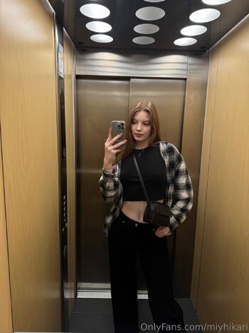 Mia / miyhikari nude photo #1