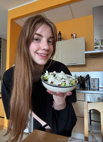 Mia / miyhikari nude photo #5