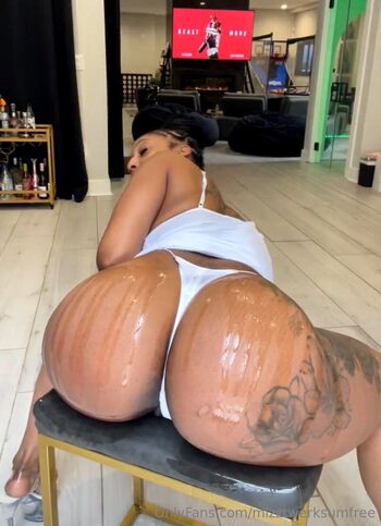 Mizztwerksumfreeno / mizztwerksumfree nude photo #27