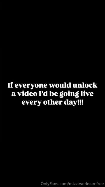 Mizztwerksumfreeno / mizztwerksumfree nude photo #33