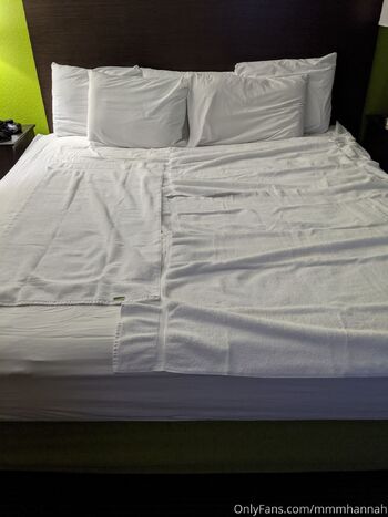 Hannah Be / mmmhannah nude photo #36