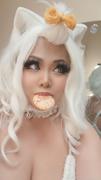 Mommi Moch / mochiminhcity nude photo #16