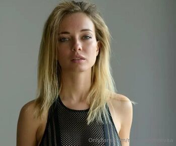 Natali / modelandreevaa nude photo #6