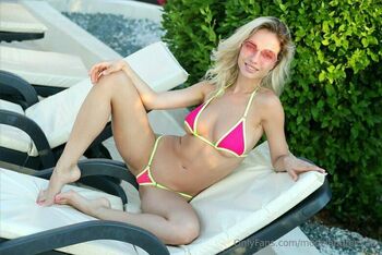 Natali / modelandreevaa nude photo #9