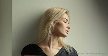 Natali / modelandreevaa nude photo #12