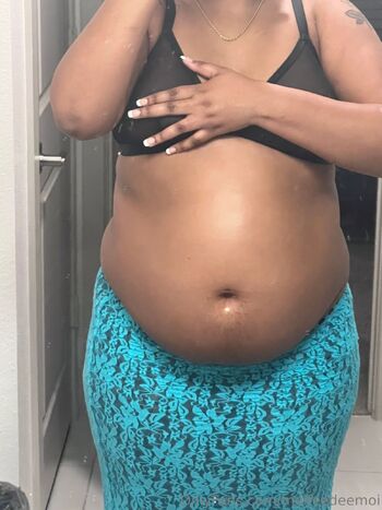 FeeDeeLy / moifeedeemoi nude photo #17