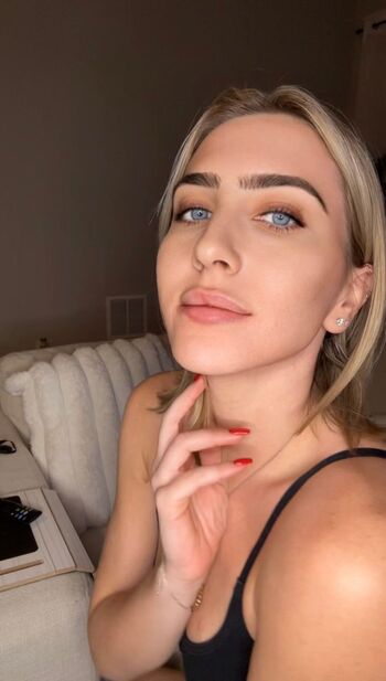 MOLL / mollificent nude photo #33