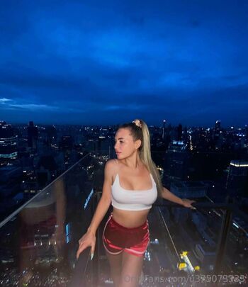 Your Molly / molly_gold nude photo #19