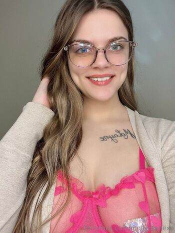 Molly Mari / mollymariexo nude photo #13