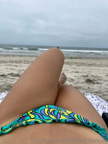 Molly C / mollyscutetoes / molly.gouttes nude photo #5