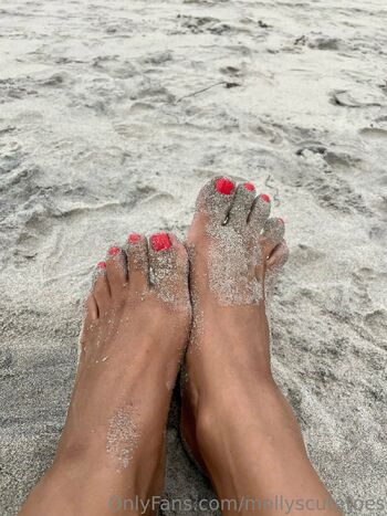 Molly C / mollyscutetoes / molly.gouttes nude photo #6