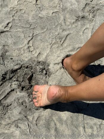 Molly C / mollyscutetoes / molly.gouttes nude photo #18