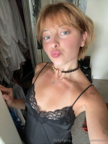 Molly / mollyxmoore nude photo #5