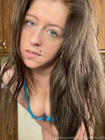 Michelle / mommymichelle_420 nude photo #39