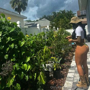 momosja nude photo #11