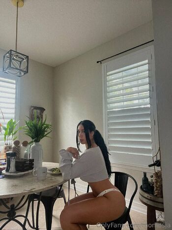 momosja nude photo #12