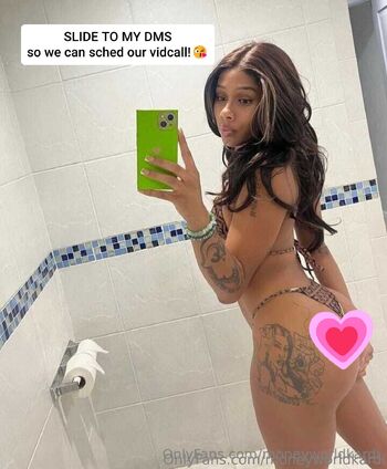 MONEYWORLDKARD / moneyworldkardi nude photo #9