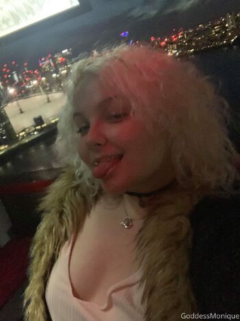 Monique Goddes / moniiquefox nude photo #4