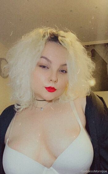 Monique Goddes / moniiquefox nude photo #12