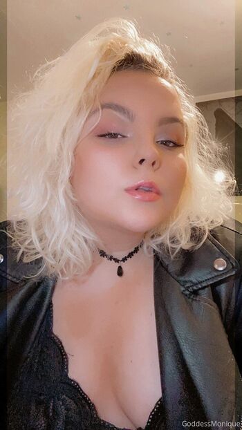 Monique Goddes / moniiquefox nude photo #18