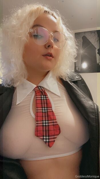 Monique Goddes / moniiquefox nude photo #27